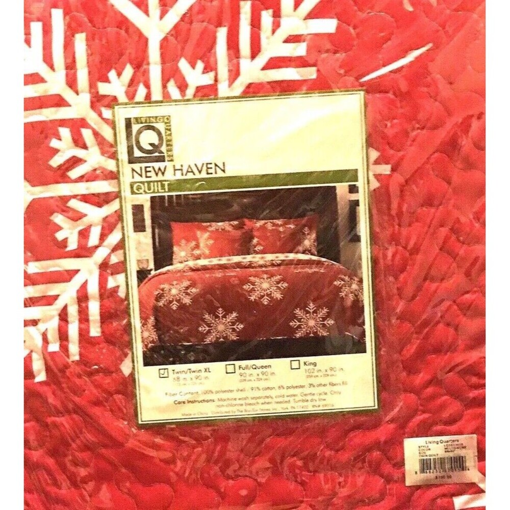 Twin Size New Haven Snowflake Quilt Comforter Reversible Red White w Std Sham